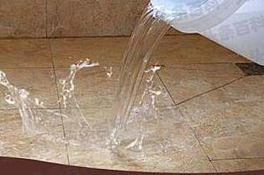 菏泽市漏水维修 免砸砖防水材料该如何施工